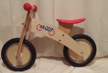 diggin active skuut wooden balance bike